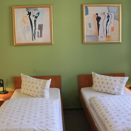 "Zum Heiligen Geisthof" Hotel Parchim Bagian luar foto