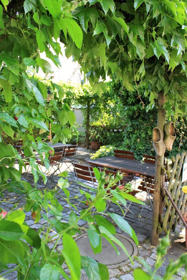 "Zum Heiligen Geisthof" Hotel Parchim Bagian luar foto