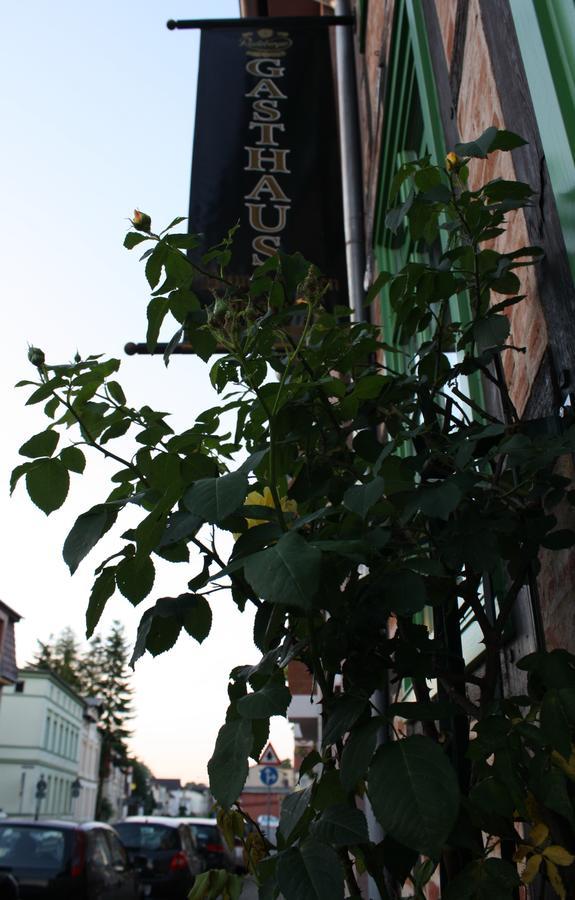 "Zum Heiligen Geisthof" Hotel Parchim Bagian luar foto